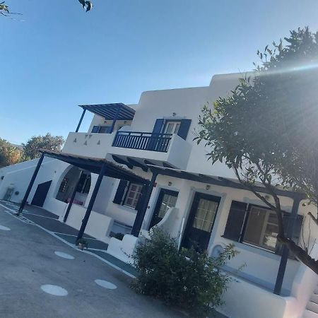Ο Μπαξεσ Apartment Livadi  Екстериор снимка