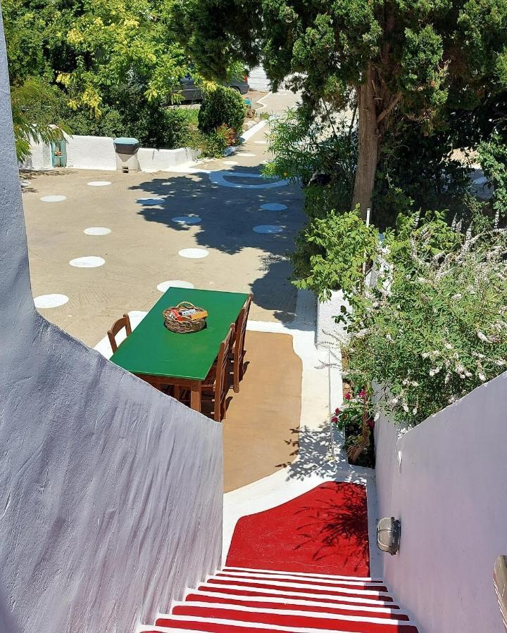 Ο Μπαξεσ Apartment Livadi  Екстериор снимка